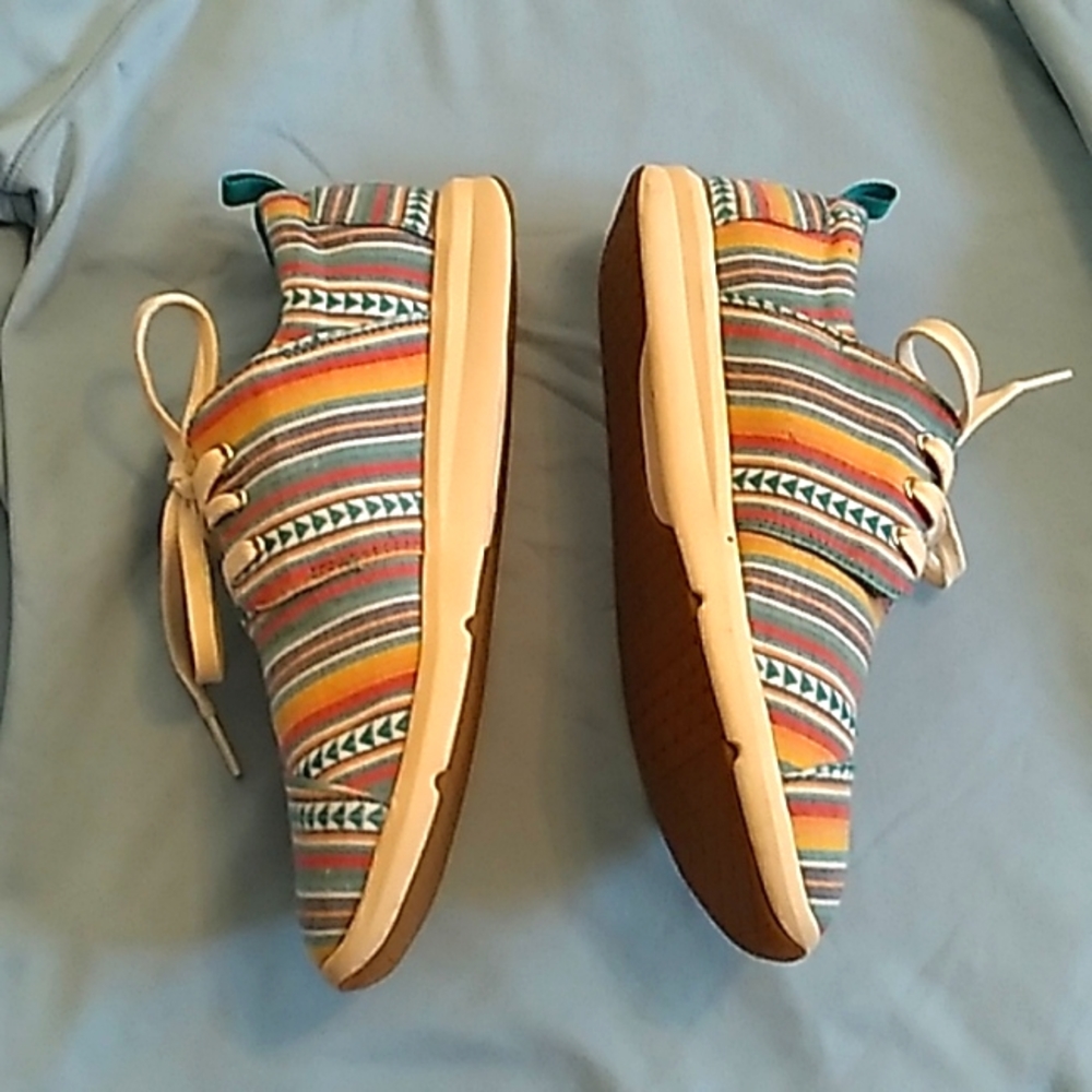 😃🌹🌻💙🧡Women's Toms striped shoes size 7.5. Very good condition!😃🌹🌻💙🧡 - Picture 3 of 8